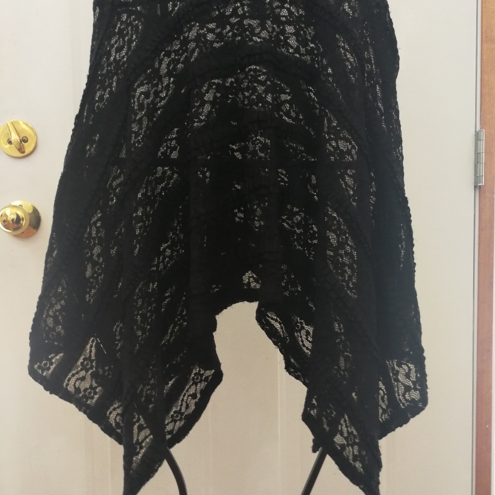 Lovely153 black lace sexy romantic uneven hem top - Picture 4 of 7